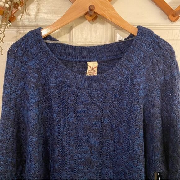 Faded Glory Women's Navy Sweater - Picture 4 of 7